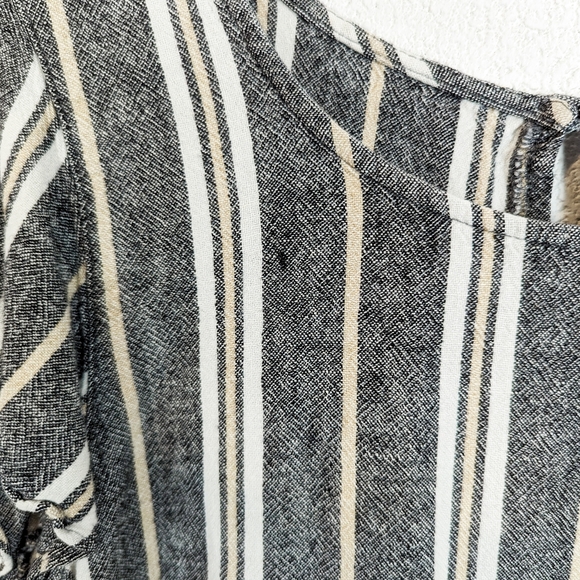 2/$30 Linen Blend Calvin Klein blouse short flutter sleeves summer tee stripe - Picture 9 of 9